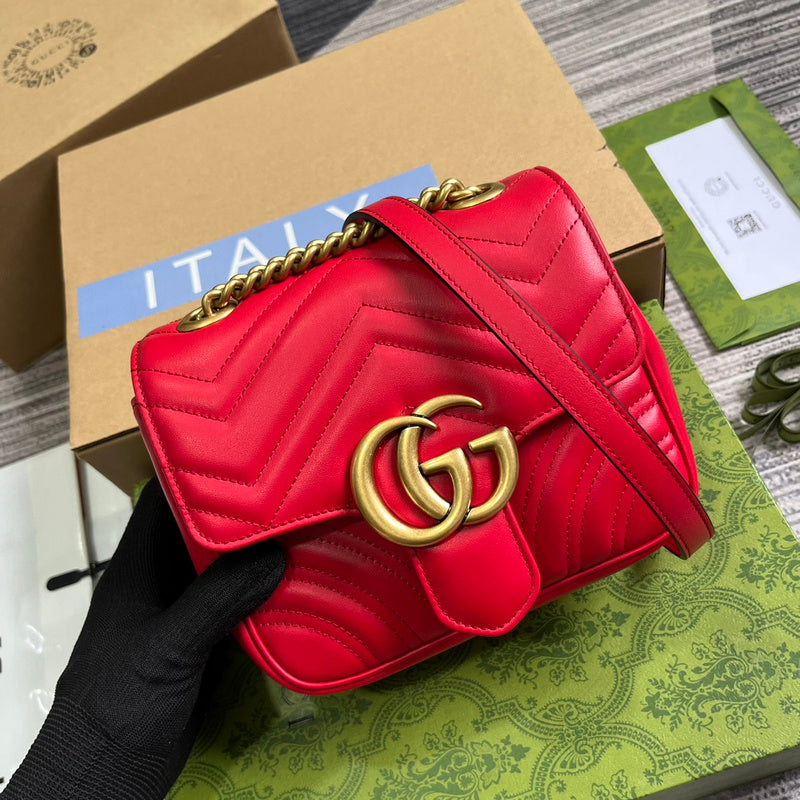 Handle and strap detail of classic elevated women's handbag – women's premium purse