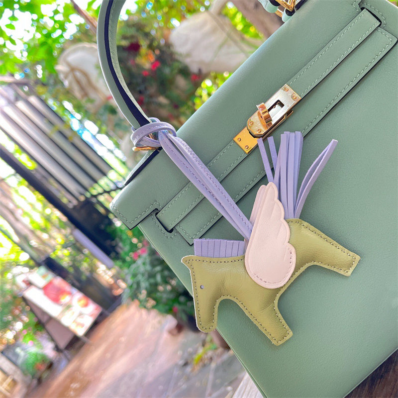 Streamlined handbag styled for everyday wear