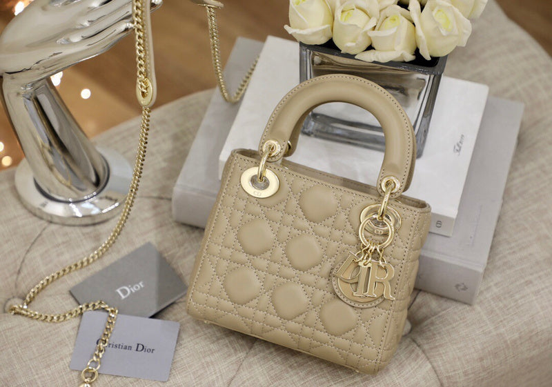 Styled lifestyle shot of everyday-luxe classic women's handbag – women's premium purse