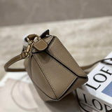 Ziva's Charm handbag – close-up view (18cm*12.5cm*8cm)