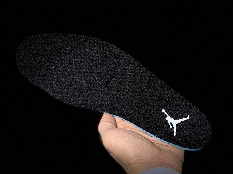 Nike Men's & Women's Designer Low-Top Shoes — Style 017 detail view