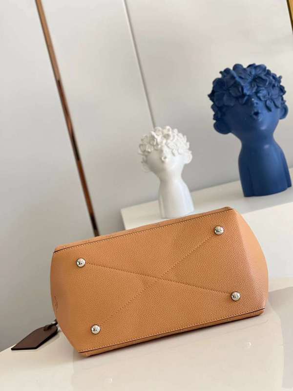 Close-up detail of sleek classic women's handbag – women's premium purse