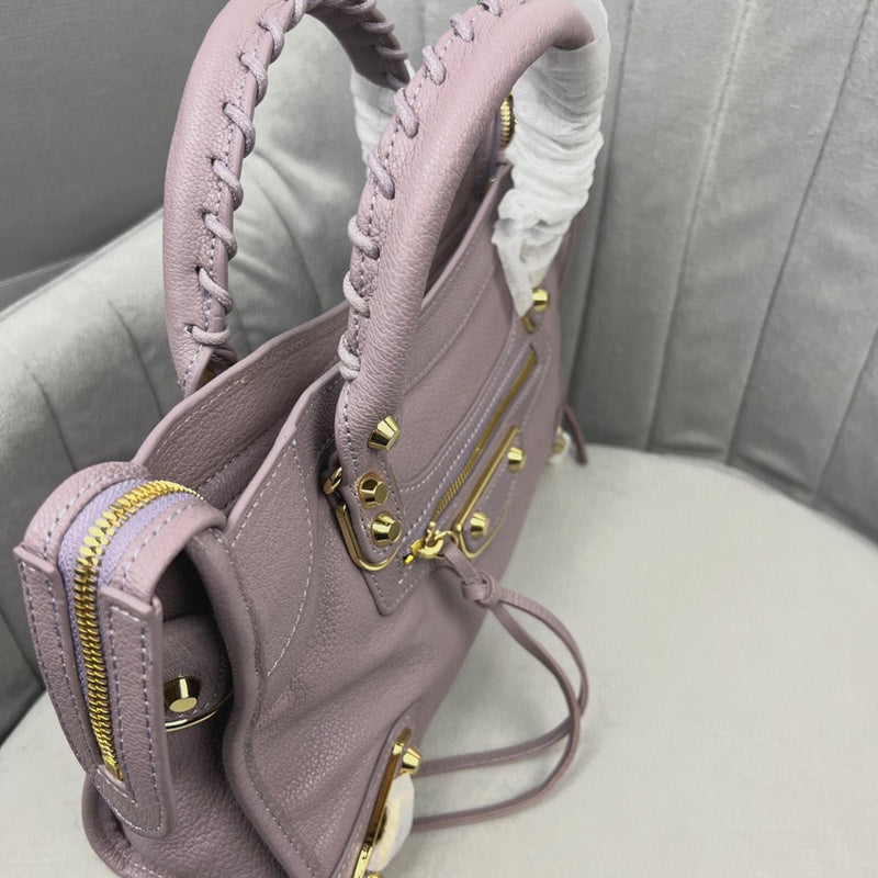 Zivas Charm Versatile Design Fashion Handbag (Refined Modern Silhouette) – Close-Up Detail