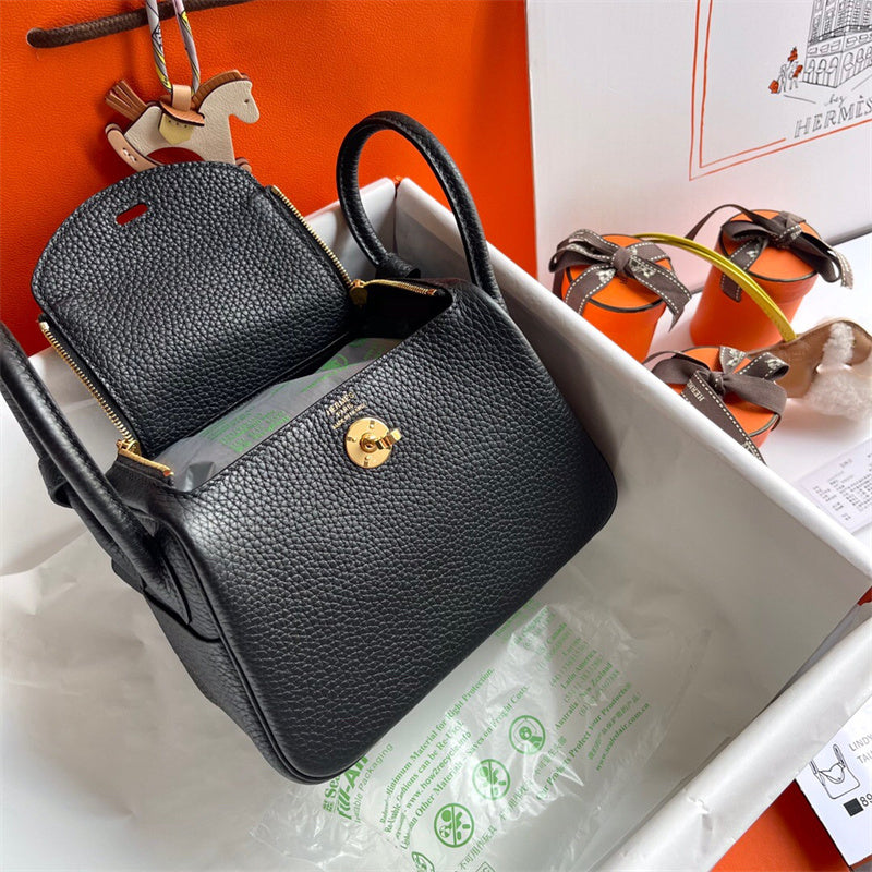  handbag interior and compartment view 39