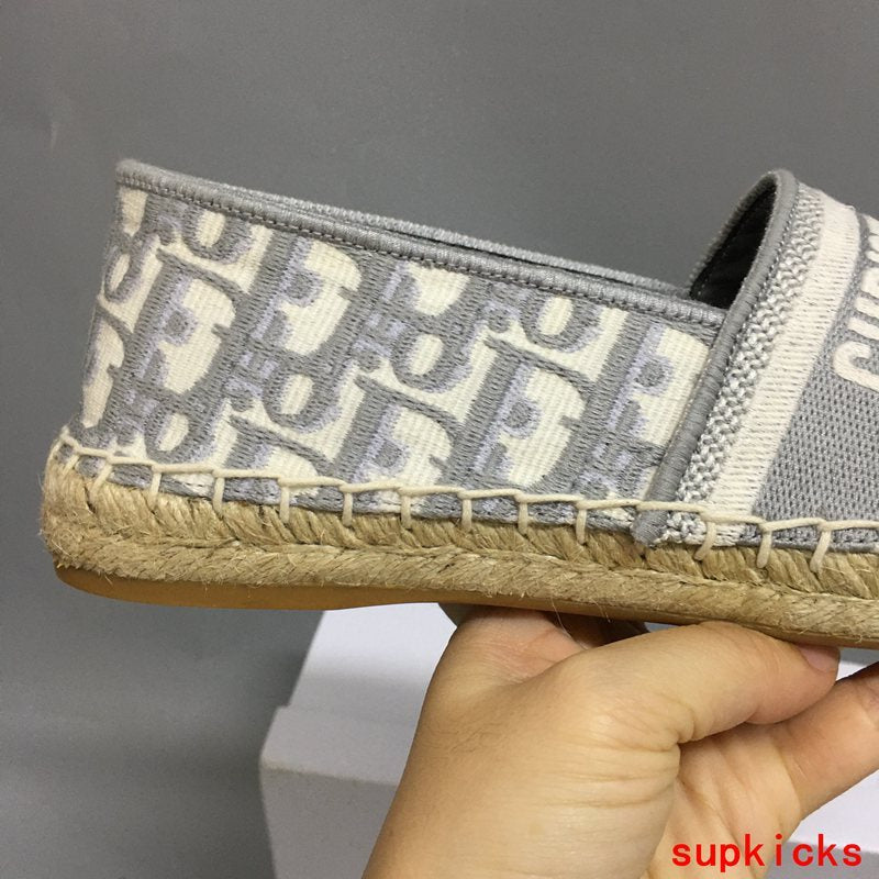 Dior shoes Style 042 - true-to-life color detail