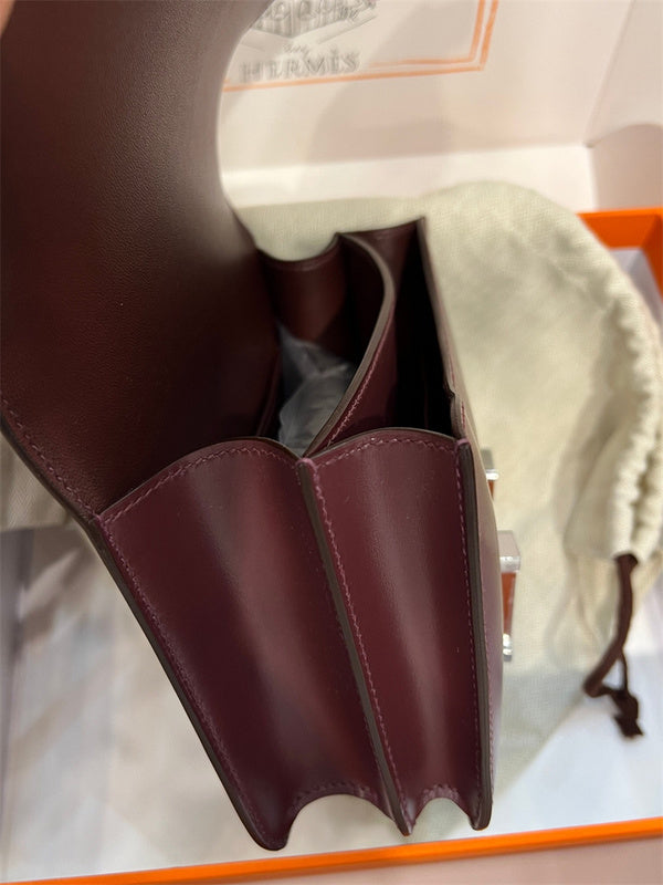 Clean-Lined handbag styled for everyday wear