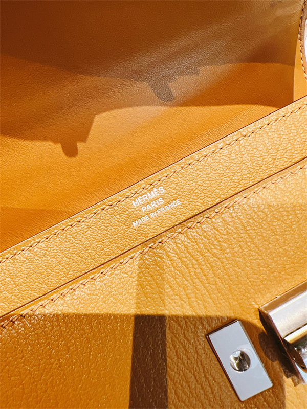  Graceful crossbody bag front view 25