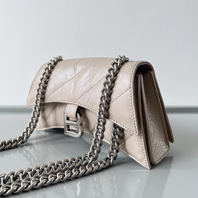 Zivas Charm Polished Finish Statement Handbag (Modern Wardrobe Staple) – Full Silhouette