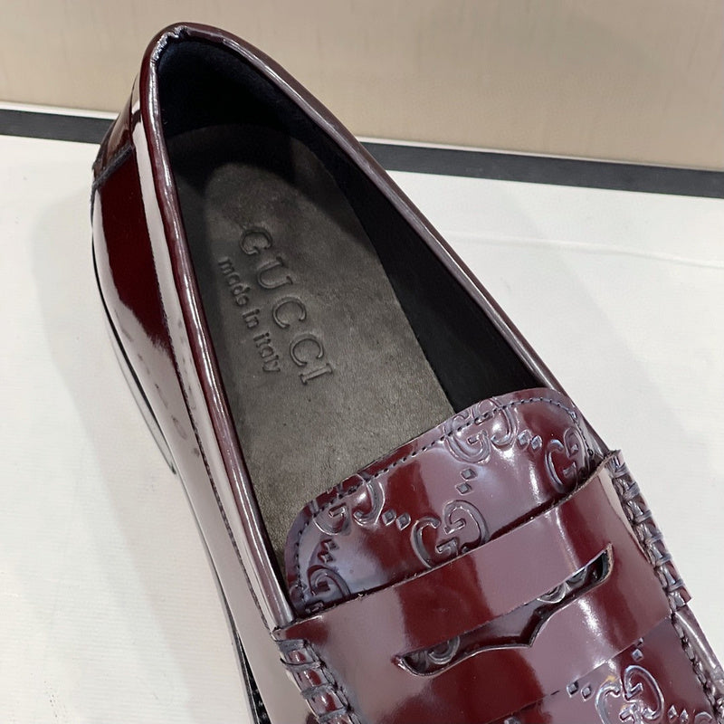 Gucci soft grey luxury sneakers view 4 chunky sole construction