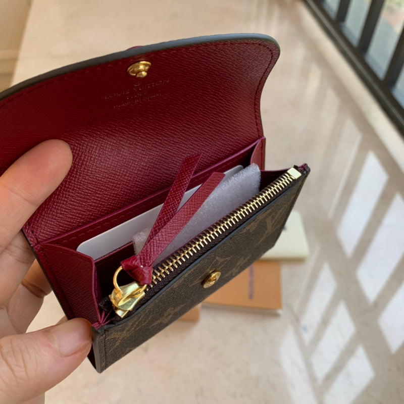 Close-up detail of sleek classic women's handbag – women's premium purse