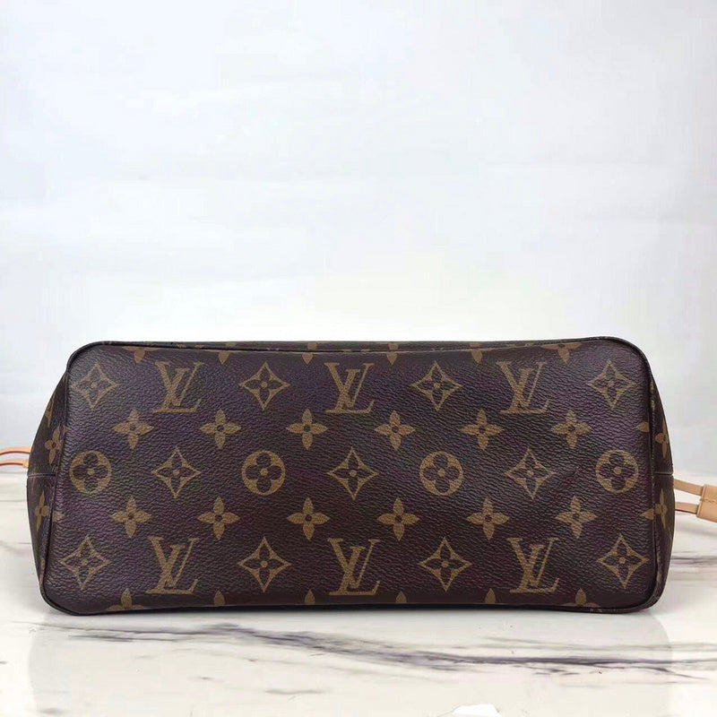 Side profile of signature modern women's handbag – women's statement bag