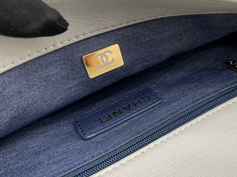  mid purse view 6