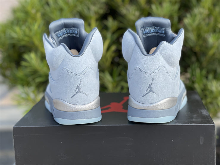 Nike Men's & Women's Iconic Street Trainers — Style 251 detail view