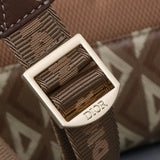 Handle and strap detail of structured polished women's handbag – women's everyday handbag