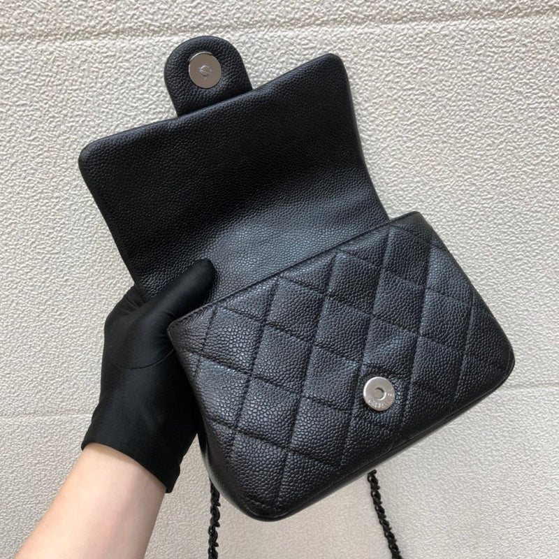  women's handbag, mid design, view 3