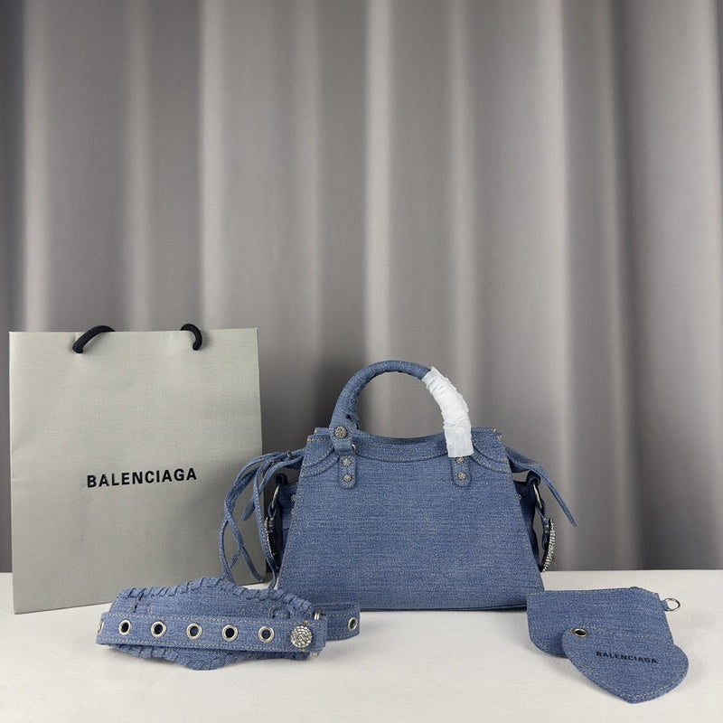 Zivas Charm Contemporary Flair Statement Handbag (Structured Everyday Essential) – Lifestyle Shot