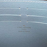 Side profile of polished modern women's handbag – women's everyday handbag