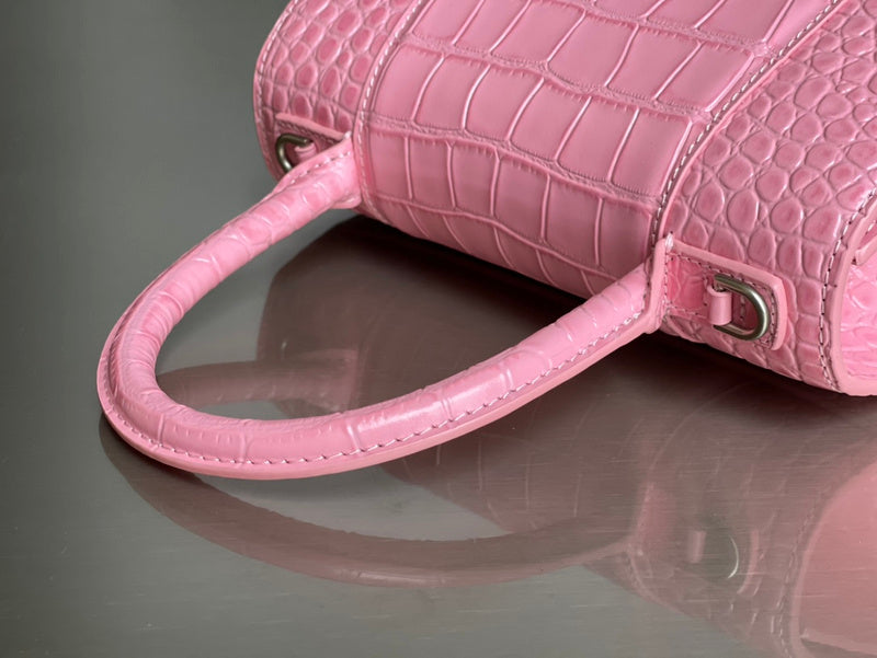 Zivas Charm Effortless Elegance Statement Handbag (Refined Practical Design) – Detail View