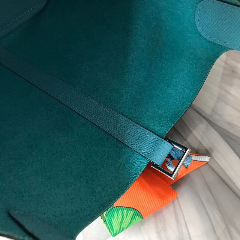 Interior view of timeless premium bag