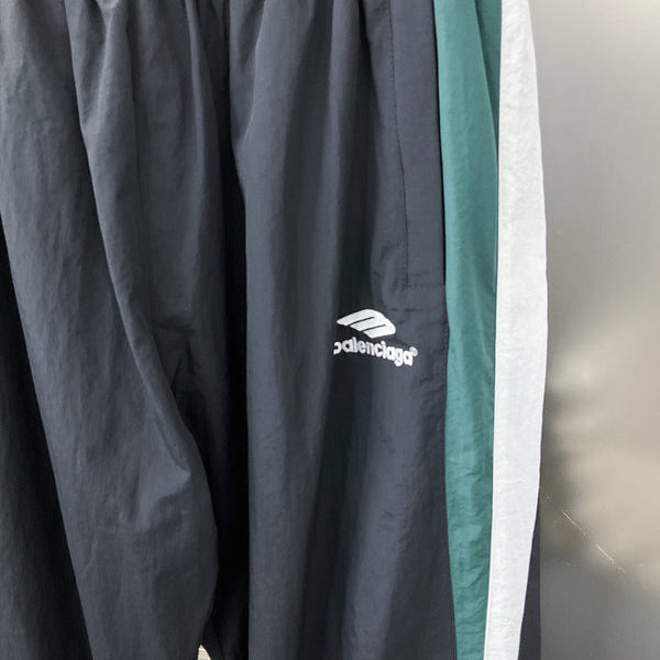 Three-quarter angle view of Balenciaga luxury piece style No.162