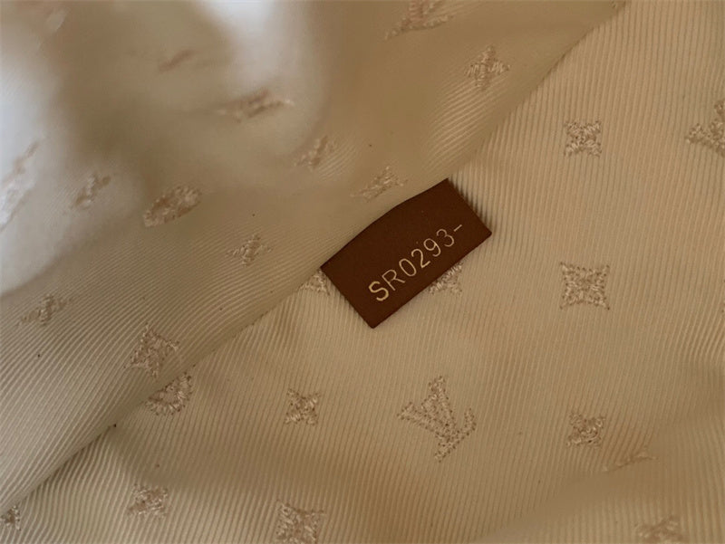  signature shoulder bag detail view showing craftsmanship 8