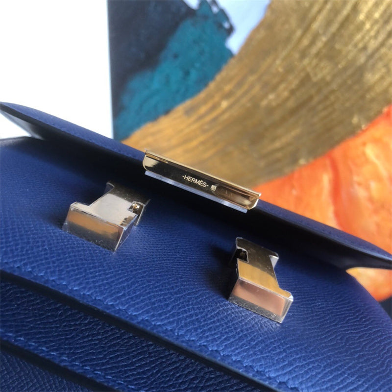  Classic carryall bag carried on shoulder 10