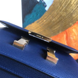  Classic carryall bag carried on shoulder 10