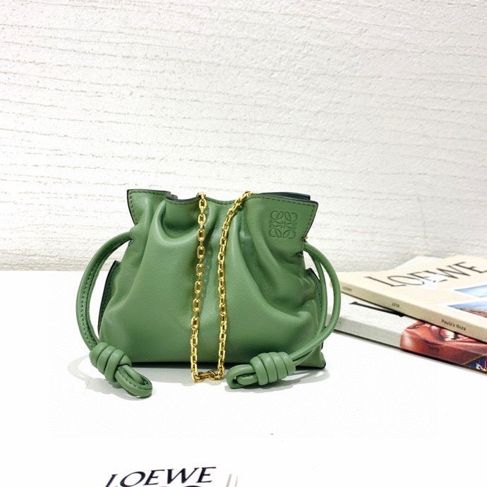 Ziva's Charm handbag – close-up view (16cm*13cm*5cm)