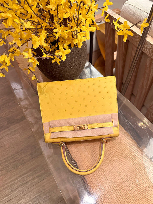  Elegant tote bag front view 7