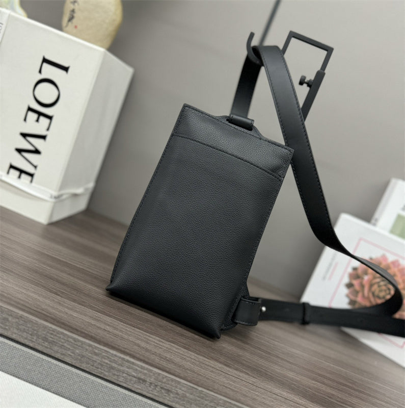 Ziva's Charm handbag – detail view (22cm*6.5cm*13cm)