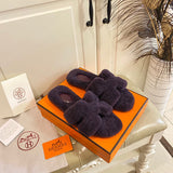 Hermes sandals Style 067 - logo and branding close-up