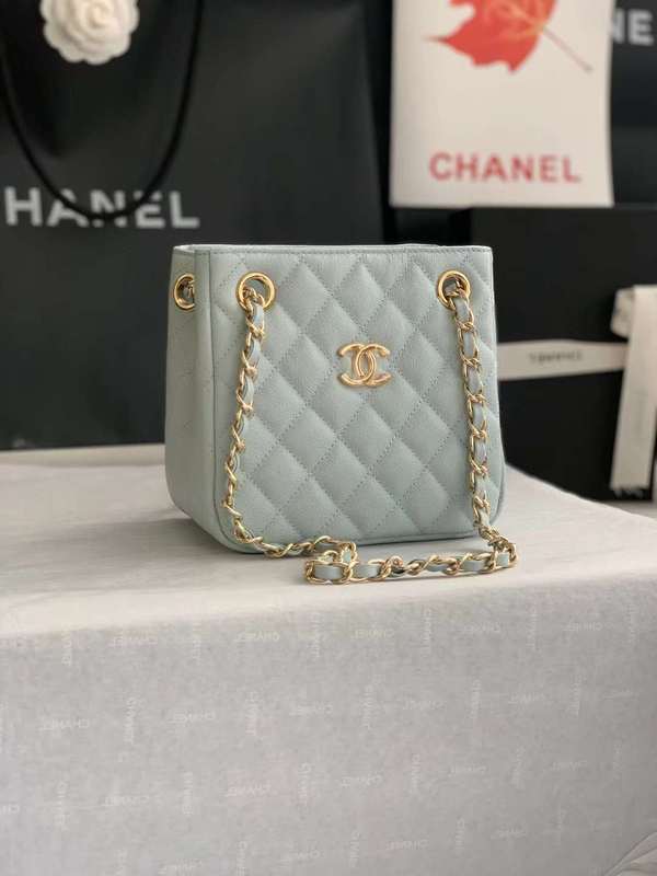 Zivas Charm Timeless Appeal Luxury Handbag (Elevated Daily Companion) – Close-Up Detail