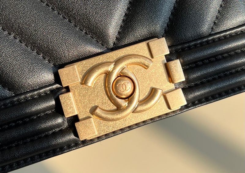  women's handbag, mid design, view 6