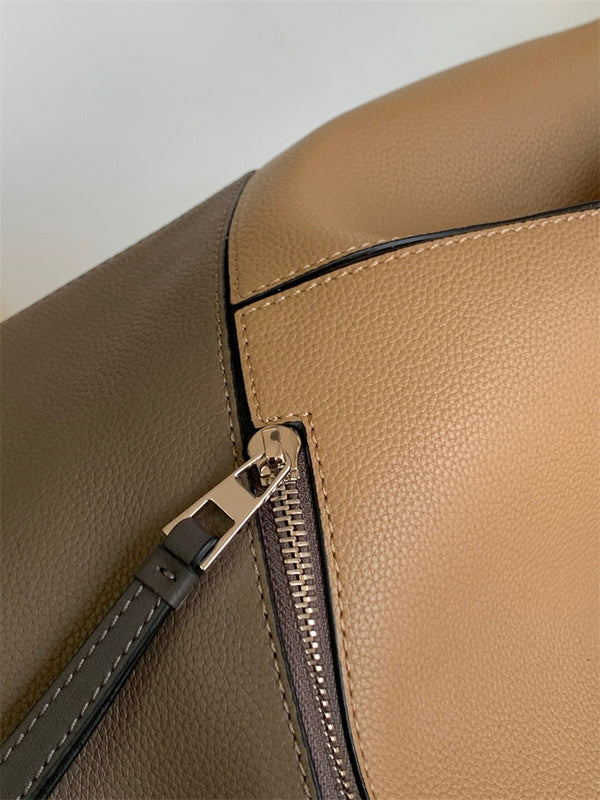 Ziva's Charm handbag – interior view (33cm*44.5cm*19cm)