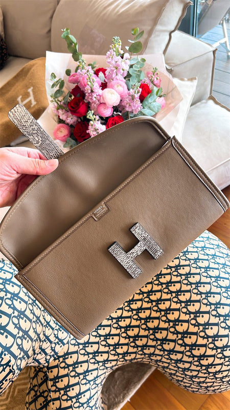 Side view of smart structured handbag