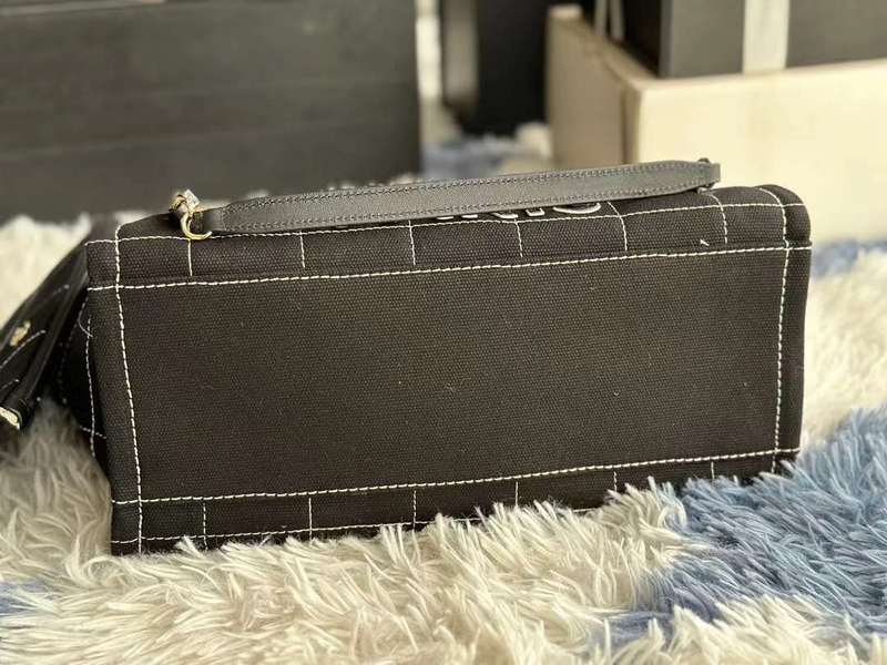 Zivas Charm Timeless Appeal Luxury Handbag (Elevated Accessory Essential) – Full Silhouette