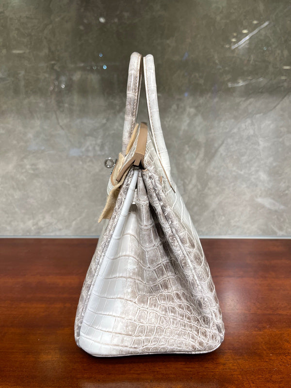 Close-up detail of effortless bag design