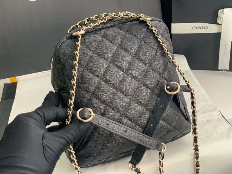 Zivas Charm Timeless Appeal Luxury Handbag (Premium Everyday Carry) – Close-Up Detail