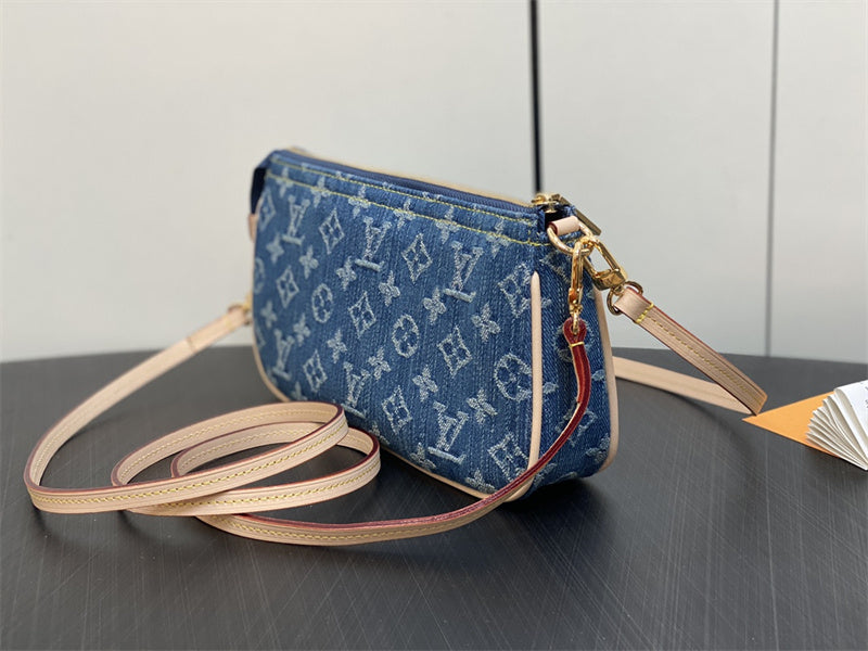  Statement everyday bag front view 13
