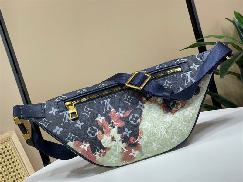  minimalist handbag detail view showing craftsmanship 8