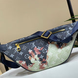  minimalist handbag detail view showing craftsmanship 8