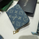  crossbody bag close-up of hardware and finish