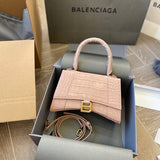Ziva's Charm handbag – product shot (one versatile size)