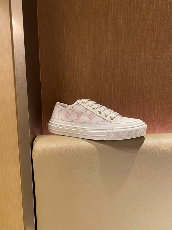 Louis Vuitton shoes Style 252 - logo and branding close-up