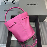 Polished Premium PU Leather Handbag - Smooth Faux-Leather Exterior | Women's Everyday Carry Handbag #604 - close-up detail shot (image 3) of designer-inspired handbag