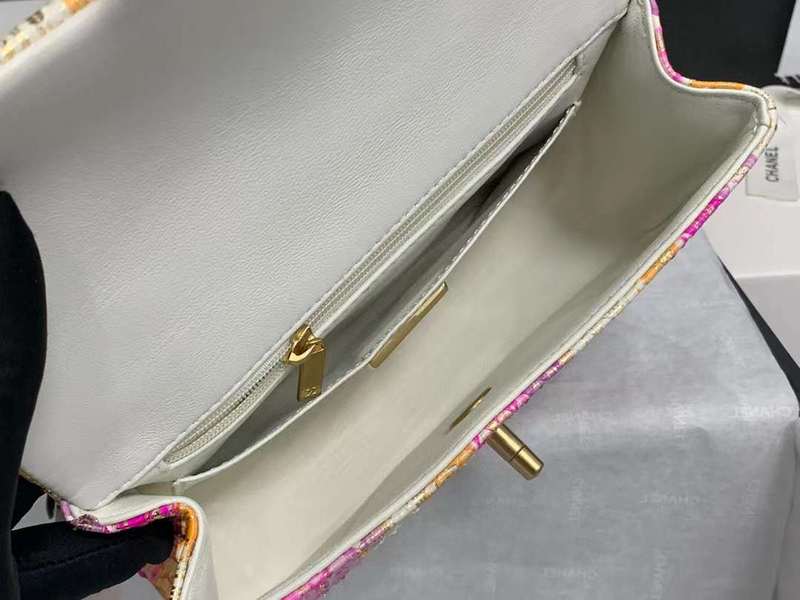 Zivas Charm Classic Sensibility Luxury Handbag (Effortless Style Upgrade) – Detail View
