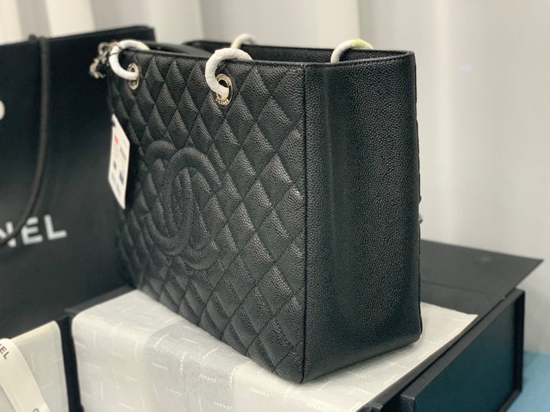  handbag, spacious everyday style, image 4