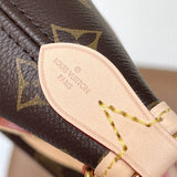  Polished carryall bag front view 7