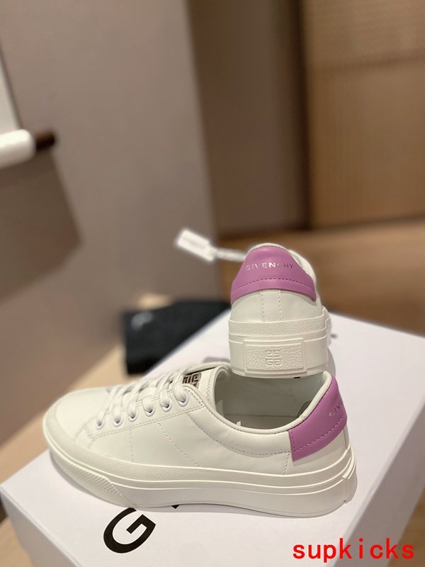 Givenchy shoes Style 018 - packaging and accessories