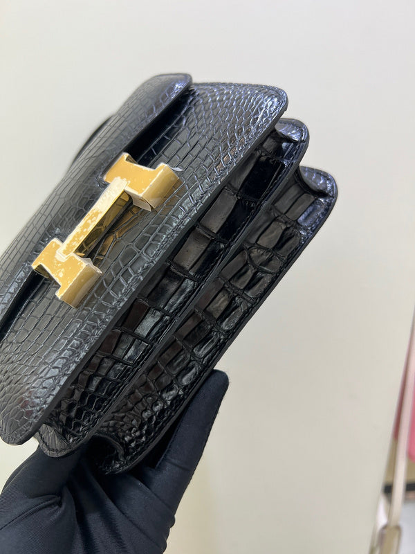 Smart handbag styled for everyday wear